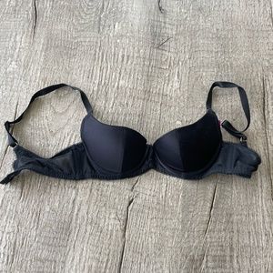 Agent Provocateur 32B
